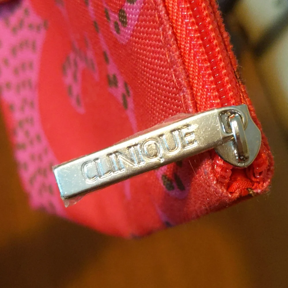 Clinique Makeup Bag - Picture 3 of 4